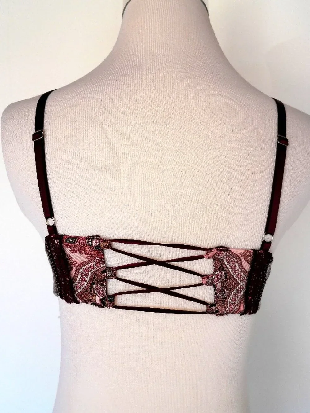 Victoria's Secret Very sexy push-up bra Size 32D Plum & Black Paisley Pattern - Picture 2 of 6